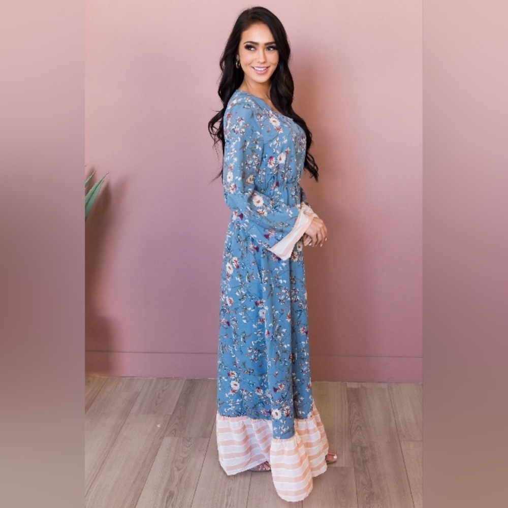MIKAROSE SIZE XL Floral Blue Maxi Dress - Picture 2 of 16